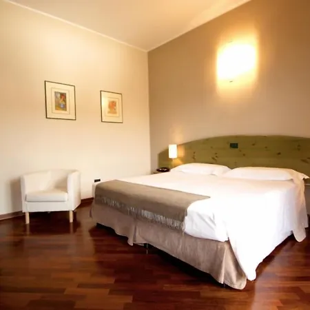 Hotell Della Roccia Varano deʼ Melegari