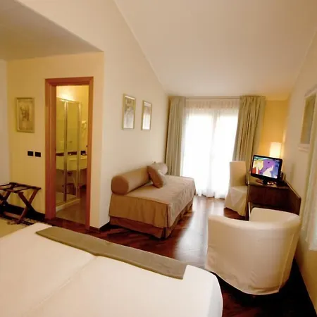 Della Roccia Hotell 4*