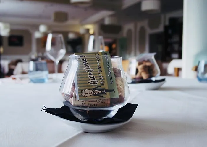 Della Roccia Otel Varano deʼ Melegari