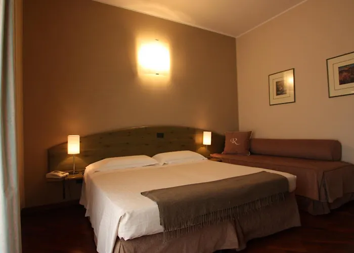 Della Roccia מלון 4*