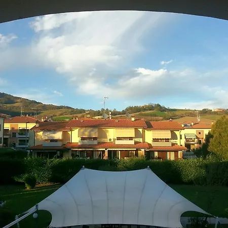 Della Roccia 4* Varano deʼ Melegari