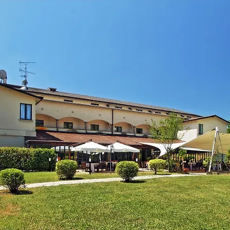 Della Roccia Hotel Varano deʼ Melegari