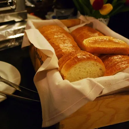 Della Roccia מלון 4*