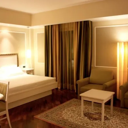 Della Roccia Hotel Varano deʼ Melegari