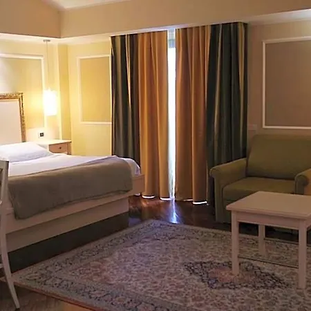 Hotel Della Roccia 4*