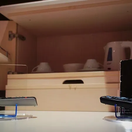 Della Roccia מלון Varano deʼ Melegari