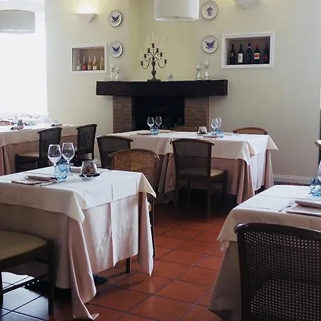 Della Roccia 4* Varano deʼ Melegari