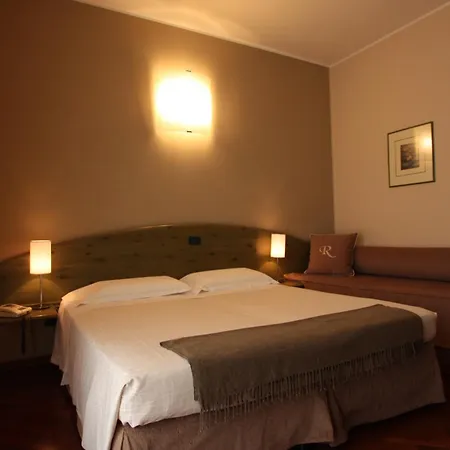 Della Roccia מלון 4*