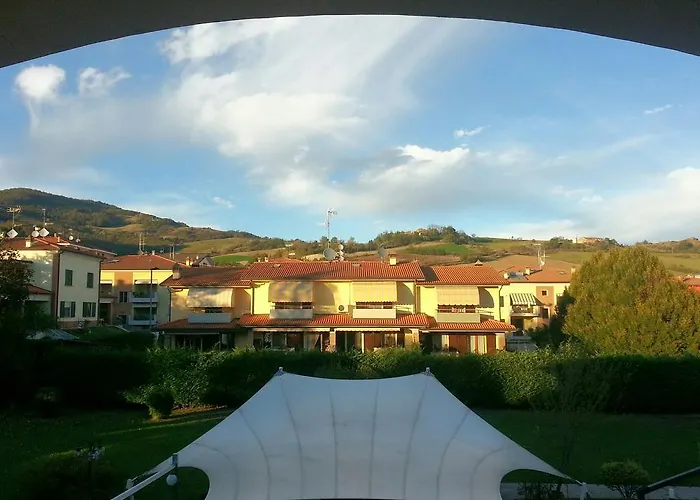 Della Roccia 4* Varano deʼ Melegari