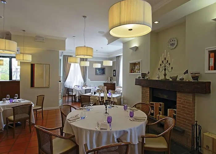 Della Roccia Hotel Varano deʼ Melegari