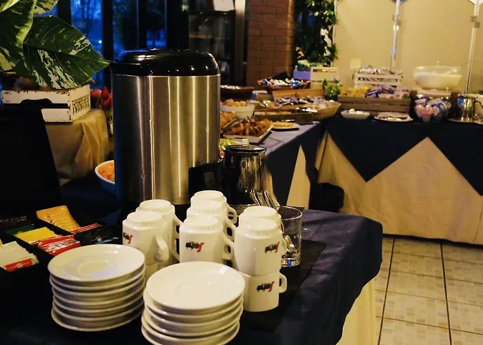 阿尔波哥德拉罗希亚酒店