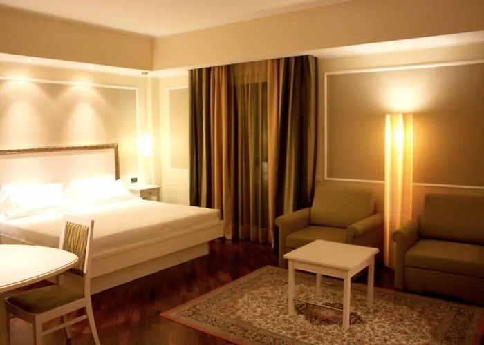 阿尔波哥德拉罗希亚酒店 酒店 Varano deʼ Melegari