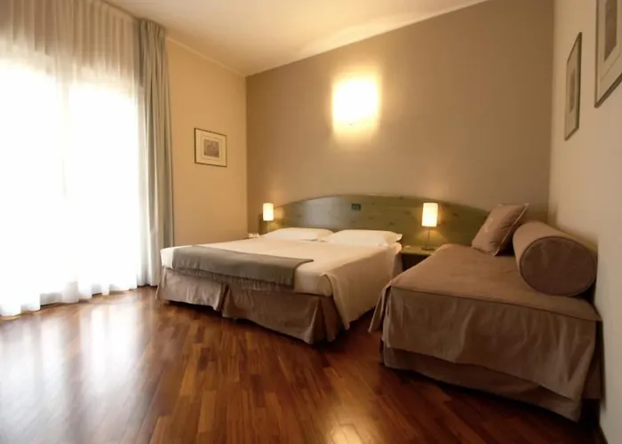 阿尔波哥德拉罗希亚酒店 4* Varano deʼ Melegari