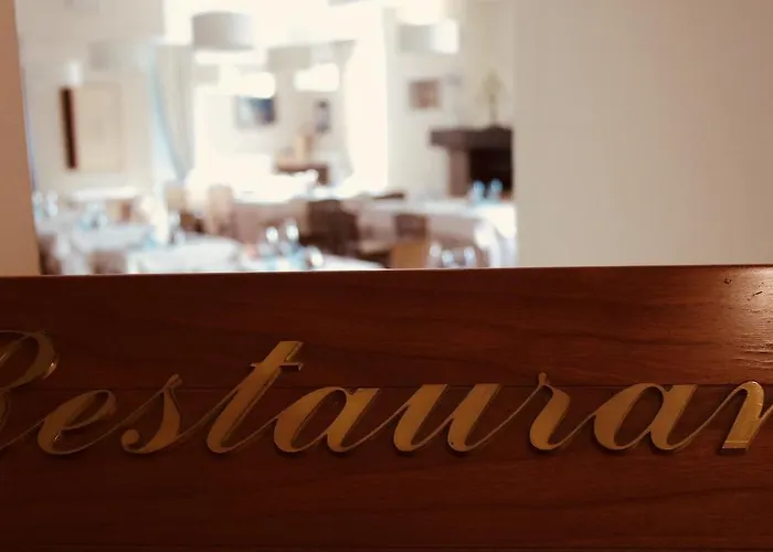 Hotel Della Roccia Varano deʼ Melegari