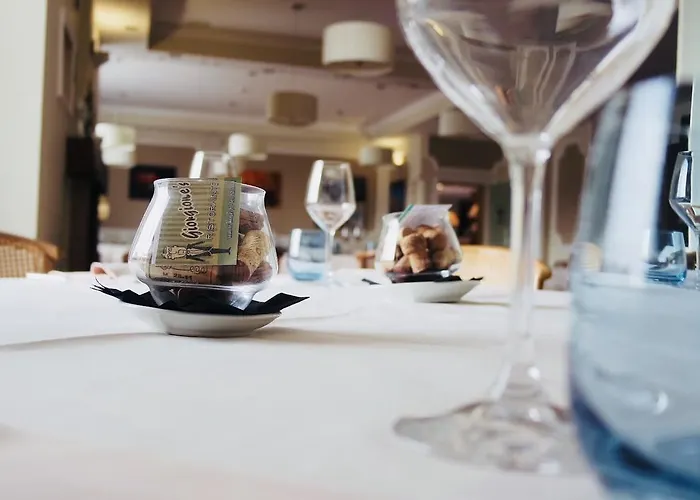 阿尔波哥德拉罗希亚酒店 酒店